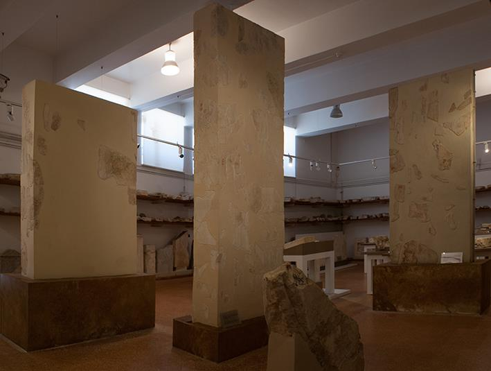 Η ΤΩΝ ΑΘΗΝΑΙΩΝ ΑΡΧΗ Επιγραφικό Μουσείο - Τοσίτσα 1 Στην αίθουσα 1 του Επιγραφικού Μουσείου λειτουργεί η περιοδική έκθεση με τίτλο «η των Αθηναίων Αρχή», στην οποία παρουσιάζονται 20 επιγραφές που