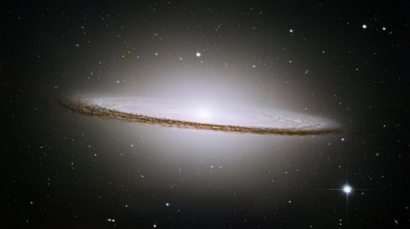 ΓΑΛΑΞΙΕΣ Εικόνα 3: Ο γαλαξίας Messier 104 (Sombrero Galaxy),