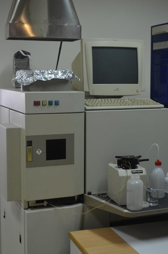 Αντιδραστήρια Για την παρασκευή των διαλυμάτων τα οποία μετρήθηκαν με την τεχνική ICP- AES, χρησιμοποιήθηκαν πρότυπα διαλύματα του οίκου Merck (Darmstadt, Germany), συγκέντρωσης 1000 mg/l, των