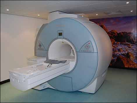 Superconducting technology MRI Scanner Human Brain MRI Large magnetic fields (> 1T) are needed to get a high Magnetic