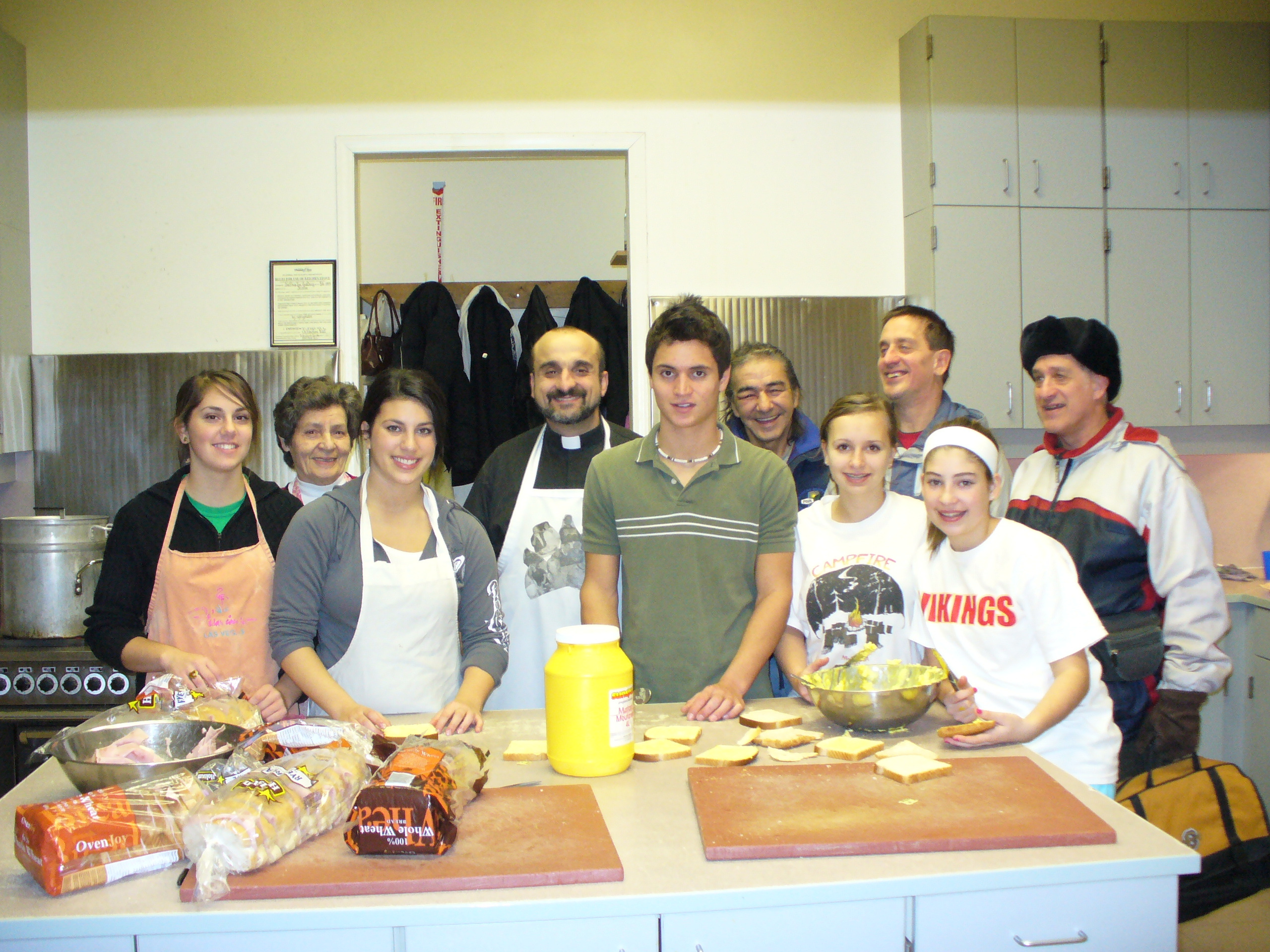 YOUTH SUNDAY! AFTER DIVINE LITURGY, THE GOYANS, AS PER TRADITION, WENT TO THE DEW DROP INN TO PREPARE AND SERVE THOSE WHO WERE HUNGRY HUNGRY. MAY GOD S BLESSINGS BE UPON OUR YOUTH ALWAYS!