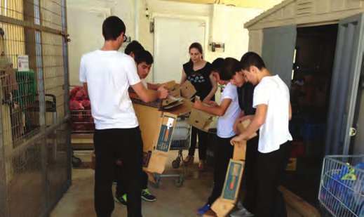 Σώμα Εθελοντών Λάρνακας 5 Ιουνίου 2015: Καθαριότητα χώρου μεταξύ των κτηρίων Κρατικού Παιδοκομικού Σταθμού Αγίων Αναργύρων και