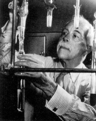 Θεωρία Lewis (1919): Ο ομοιοπολικός δεσμός αναπτύσσεται μεταξύ δύο ατόμων παραπλήσιας ηλεκτραρνητικότητας με αμοιβαία συνεισφορά ηλεκτρονίων σθένους και δημιουργία κοινών ζευγών ηλεκτρονίων για να