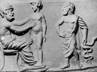 Αρχαίοι Ιατροί Στην αρχαία Ελλάδα φαίνεται ότι ήταν αρκετά εκτεταμένη η δράση λαϊκών