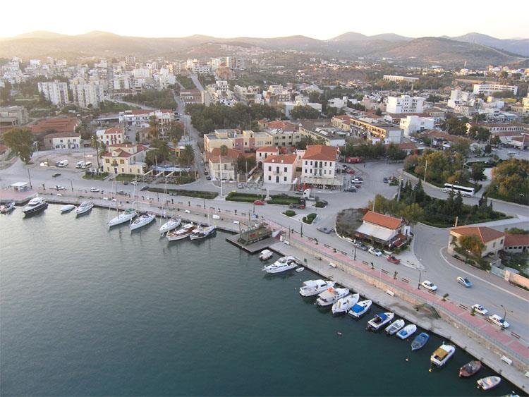 7.Η ΠΟΛΗ ΤΟΥ ΛΑΥΡΙΟΥ Στην αρχαιότητα η ονομασία Λαύριο αφορούσε γενικότερα τη μεταλλευτική περιοχή της Λαυρεωτικής, αλλά είχε και ειδικότερη σημασία αφού περιέγραφε και το αρχαίο Αττικό χωριό που