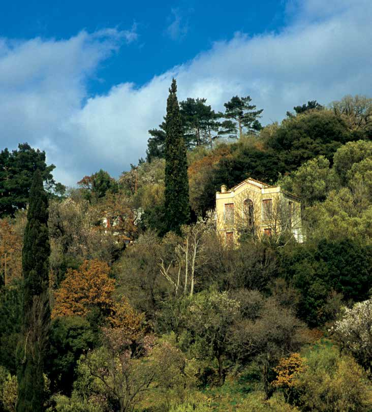 4 5 Lesvos hidden harmony Λέσβος κρυμμένη αρμονία A place of alternations Lesvos, an island of colors and contrast, is a rich green heaven on earth, with a mild and temperate climate, rich soil and