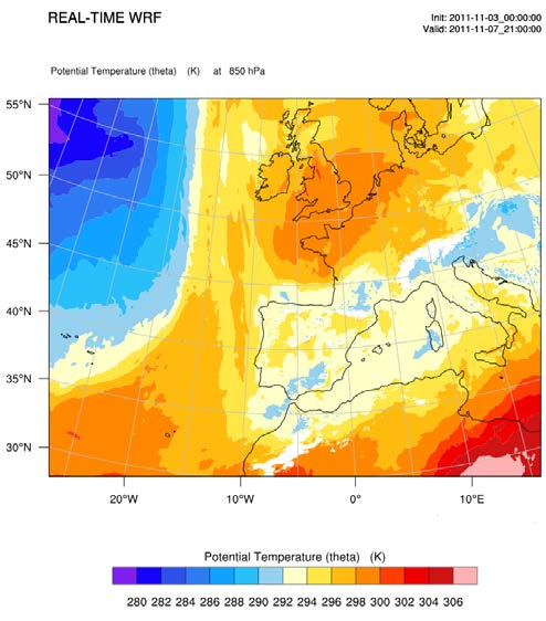 ισοδυναμική επιφάνεια PV=2PVU για τις 7/11 21UTC και β) της