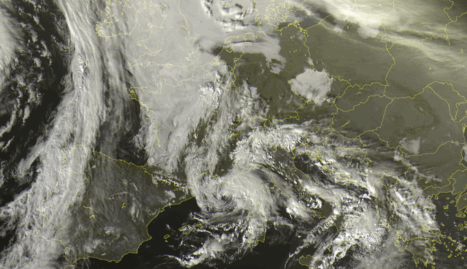 1030UTC (www.nasa.gov). Στο κόκκινο πλαίσιο είναι το κέντρο του κυκλώνα. Σχήμα 5.20.