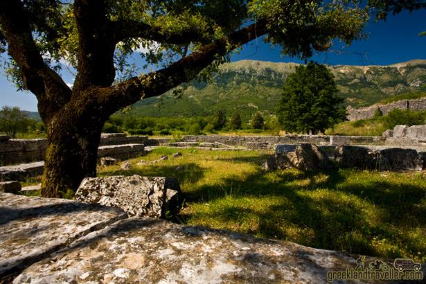 το φύσημα του ανέμου. Οι ιερείς δεν έπλεναν ποτέ τα πόδια τους και σέρνονταν στο χώμα για να έχουν επαφή με τη γη.