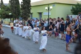 17 Είναι ο ίδιος ύμνος που ακούσαμε προηγουμένως από την εξαίσια μικρή και ταπεινή πομπή των Κουρητών μας. Ποιος ήταν όμως ο Δίας; Υπήρξε ή ήταν ένα φανταστικό μυθικό πρόσωπο.