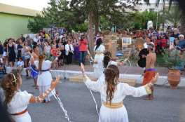 18 Αριάδνης είναι αρκούντως υπαινικτικός, αν όχι ξεκάθαρος, για αυτό το θέμα.