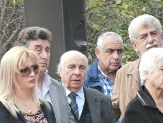 ομίλου μας Ορουτζόγλου Μελετίου και αντίλαξαν τα λάβαρα των ομίλων Χανίων και του Ροταριανού