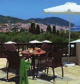 SKOPELOS HOLIDAYS hotel & spa 5* ΤΟΠΟΘΕΣΙΑ: Aυτό το ξενοδοχείο 5 αστέρων βρίσκεται μόλις 1,4χλμ.