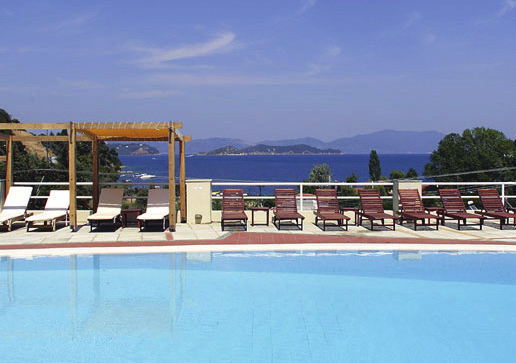 SKIATHOS PALACE 4* SUP ΠΑΡΑΛΙΑ ΚΟΥΚΟΥΝΑΡΙΕΣ - ΣΚΙΑΘΟΣ Ένα από τα πιο γνωστά ξενοδοχεία των Σποράδων Αμφιθεατρικά κτισμένο, με υπέροχους κήπους και θέα τη μαγευτική παραλία των Κουκουναριών, συνδυάζει