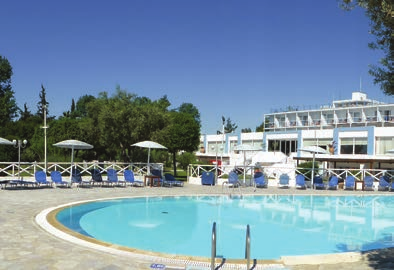 To Marmari Bay Hotel δεν είναι μόνο ένα μέρος για ανθρώπους που αγαπούν τον ήλιο, αλλά και μια όαση, μακριά από το ενοχλητικό θόρυβο της πόλης.