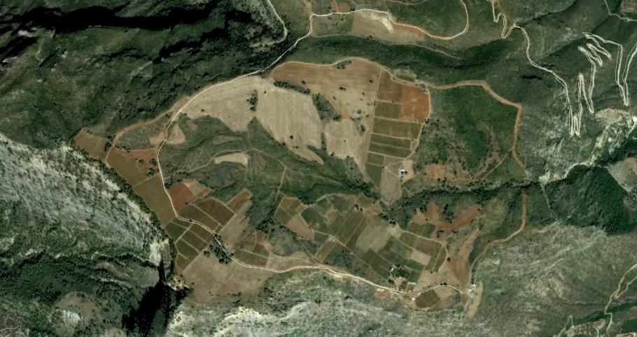 3. Δεδομένα & Βήματα Επεξεργασίας Σχήμα 3.1. - Η περιοχή μελέτης i) της Τράπεζας (πάνω) και ii) του Μεγαπλατάνου (κάτω), όπως παρουσιάζονται στο Google Earth.