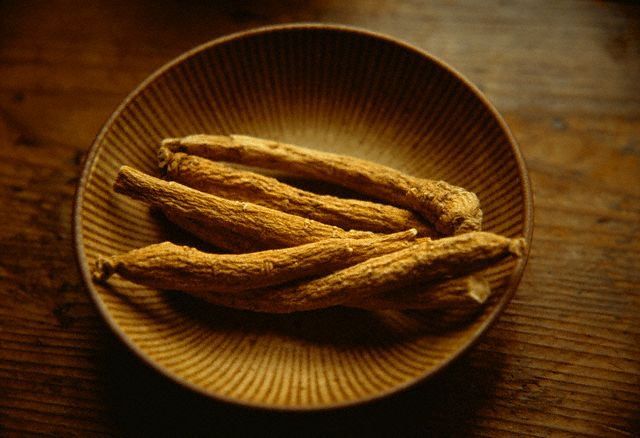 Φυτικής προελεύσεως Κάρυα Aesculus hippocastanum Φλοιός Cinchona Από εκκρίµατα φυτών Έλαια