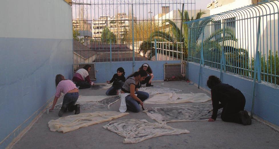 TEYXOΣ 37 Μέσα από την αντιπαράθεση αυτή, προέκυψαν διάφορα ερωτήματα, ένα από τα οποία αναφέρεται στον τρόπο με τον οποίο οι εκπαιδευτικοί αντιμετωπίζουν στην πράξη τα ζητήματα που προκύπτουν από τη