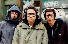 Beastie Boys Οι Beastie Boys ήταν ένα Αμερικάνικο hip hop συγκρότημα από την Νέα Υόρκη,που σχηματίστηκε το 1981.