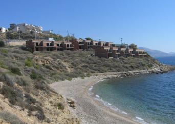 Buildings above Athinon Souniou Avenue Main Hotel building 16.376,15sqm Bungalows 2.