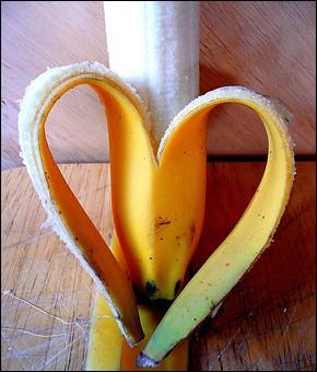 Καούρα: Οι μπανάνες έχουν μια φυσική αντιοξυδοτική επίδραση στον οργανισμό, έτσι ώστε αν υποφέρετε από καούρα, δοκιμάστε να φάτε μια μπανάνα για χαλαρωτική ανακούφιση.