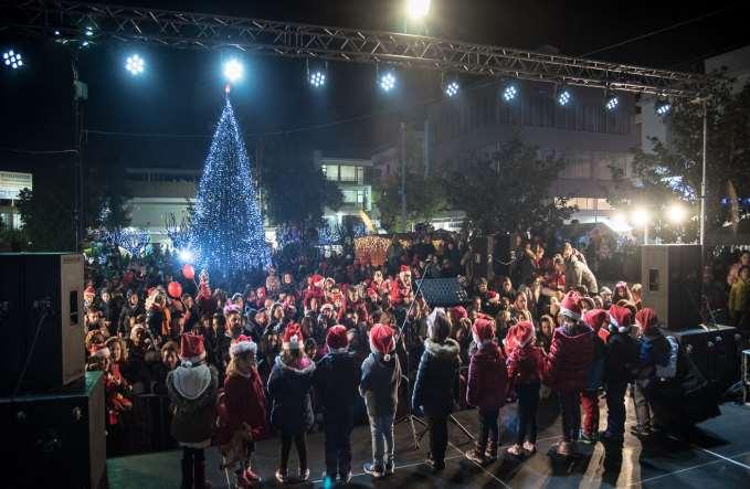 Τα παιδιά των Παιδικών Σταθμών του Δήμου Ιλίου τραγουδούν Χριστουγεννιάτικες