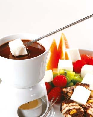 σοκολάτα The best match of plain kesme ice cream and chocolate mousse cake pieces, on the seasonal fruits served with our delicious hot chocolate sauce Φοντί Fondue Fondue Προφιτερόλ με γέμιση Παγωτό