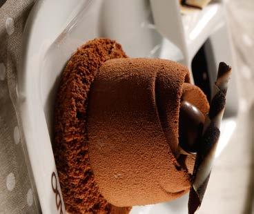 Πάστες* Cakes* Πάστα Σοκολάτας Chocolate Cake Çikolatalı Pasta 2, 00 Μπορείτε να συνδυάσετε τις πάστες σας με 1 φέτα παγωτό της επιλογής σας One layer of ice cream Πάστα Σοκολάτας Chocolate