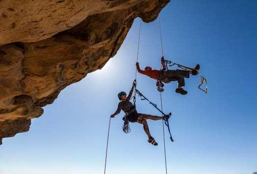 34 τη διάρκεια της ποδηλασίας του αμβλύνοντας-μειώνοντας -τη συμπίεση, την τριβή και την προστασία σε περίπτωση χτυπήματος στο πίσω μέρος του χεριού ή της παλάμης.