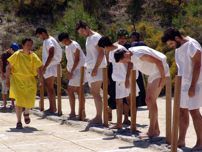 ρα των αγώνων, αρχίζοντας στις 8 π.µ.