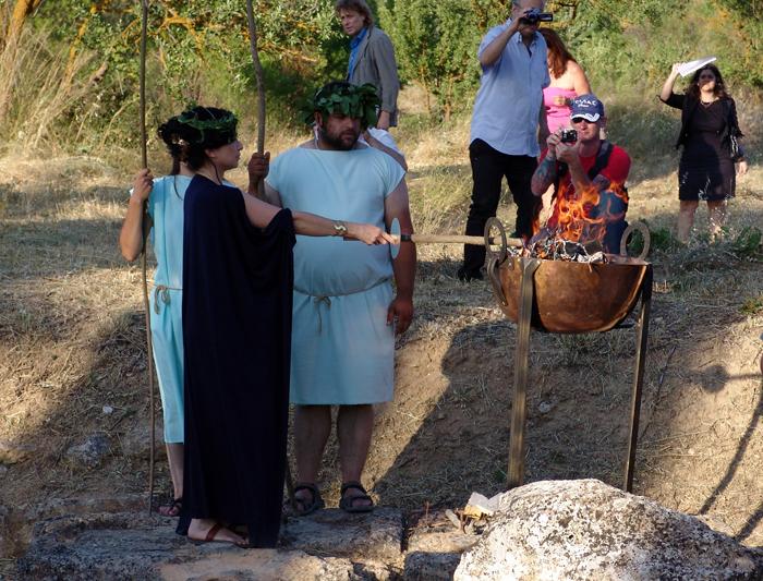 προσωπικό εργασίας κατά τη διάρκεια των αγώνων. Είχε προβλεφθεί ότι τα οικονοµικά θα είναι ένα πρόβληµα - 250.