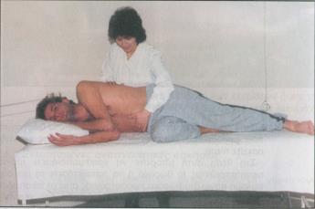 ασθενής τοποθετείται σε μια ύπτια κατάκλιση με λυγισμένα ισχία. Για το αριστερό ημιδιάφραγμα ο ασθενής τοποθετείται σε αριστερή πλάγια κατάκλιση με το αριστερό κάτω άκρο λυγισμένο.