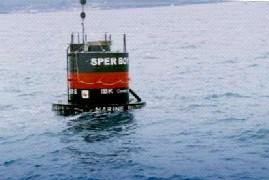 Σχήμα 3.21: Εικόνα της συσκευής Sperboy όπως φαίνεται στη θάλασσα. (Πηγή: www.bwea.