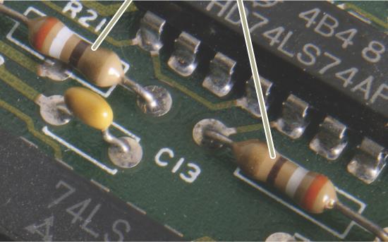 Χρωματική κωδικοποίηση αντιστατών Η ηλεκτρική αντίσταση ενός αντιστάτη σημειώνεται με έγχρωμες λωρίδες. Οι πρώτες δύο λωρίδες δίνουν τα δύο πρώτα ψηφία της αντίστασης.