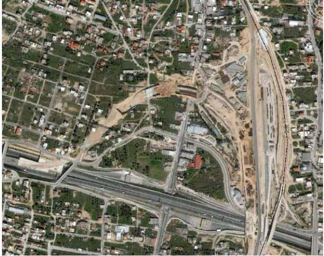 Εικόνα 9: Το Σ.Κ.Α. του δήµου Αχαρνών από ψηλά Η περιοχή όπου τοποθετείται το ΣΚΑ επιλέχθηκε γιατί αποτελεί κόµβο ως προς τη δεδοµένη υποδοµή του σιδηροδροµικού και οδικού δικτύου.