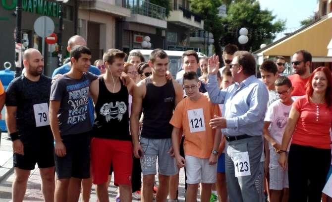 2 Γεπηέξα 16 Ννεκβξίνπ 2015 Ασπρόπυργος Ο Δήμαρχος Νίκος Μελετίου μέσα από δράσεις του Δήμου πάντα στο πλευρό των νέων ΘΑΘΖΚΔΟΗΛΖ ΔΦΖΚΔΟΗΓΑ ΓΡΗΘΖΠ ΑΡΡΗΘΖΠ (Γήκσλ Διεπζίλαο, Μεγαξέσλ, Μάλδξαο-