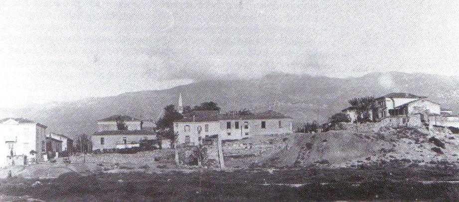 Με την αποχώρηση των Τούρκων κατοίκων του Κάστρου, κυρίως µετά τον ελληνοτουρκικό πόλεµο του 1897, η εθνο-θρησκευτική διάκριση των περιοχών κατοικίας έπαυσε να υπάρχει.
