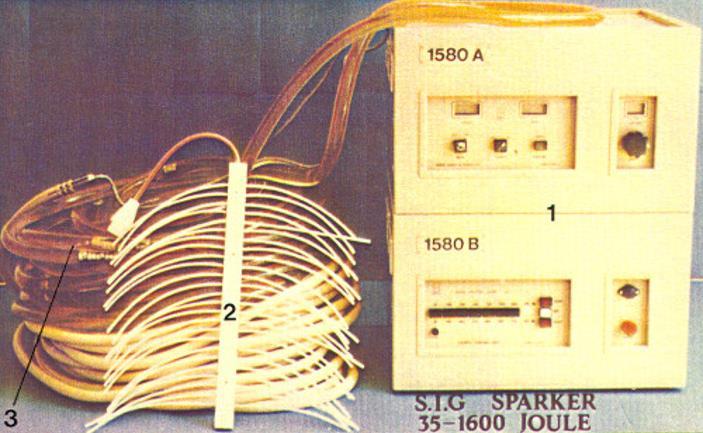 3.4 Τομογράφος Υποδομής Πυθμένα τύπου Sparker Ένας από τους αντιπροσωπευτικότερους τύπους τομογράφων υψηλής διεισδυτικής και περιορισμένης διακριτικής ικανότητας είναι ο τομογράφος Sparker.