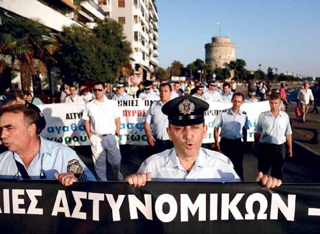 4 επικαιροτητα «Αιτία πολέμου» η μη πρόσληψη αστυφυλάκων Εμπεριστατωμένη απάντηση της Ομοσπονδίας σε όσους κρατούν κλειστές τις αστυνομικές σχολές Η Ομοσπονδία με έγγραφό της κάλεσε την πολιτική