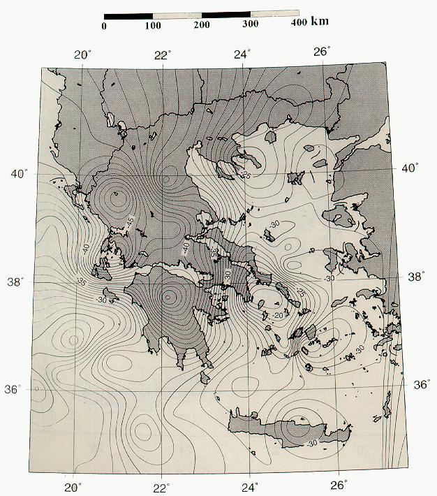 Βασικά αποτελέσµατα και γεωτεκτονική τους σηµασία µεταξύ 30-35 km συµφωνώντας έτσι µε το σχήµα 5.4 στο οποίο φαίνεται ότι για τις αντίστοιχες περιοχές η ασυνέχεια Moho κυµαίνεται µεταξύ 30 και 37 km.