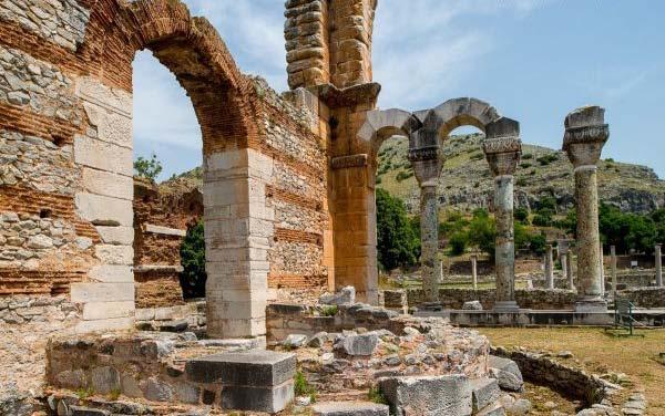 ΙΙΙ. ΕΛΕΥΘΕΡΟΙ ΚΙΟΝΕΣ ΣΕ ΠΑΛΑΙΟΧΡΙΣΤΙΑΝΙΚΑ ΜΝΗΜΕΙΑ III.