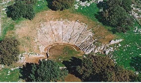 ΘΕΜΑ: ΑΚΟΥΣΤΙΚΗ ΚΑΙ ΙΣΤΟΡΙΚΗ ΞΕΝΑΓΗΣΗ ΤΩΝ ΑΡΧΑΙΩΝ ΘΕΑΤΡΩΝ_ ΘΕΑΤΡΟ ΟΙΝΙΑΔΩΝ ΕΚΠΑΙΔΕΥΤΙΚΟΙ ΣΤΟΧΟΙ: Οι μαθητές να είναι σε θέση: να αναγνωρίζουν τα µέρη του Αρχαίου