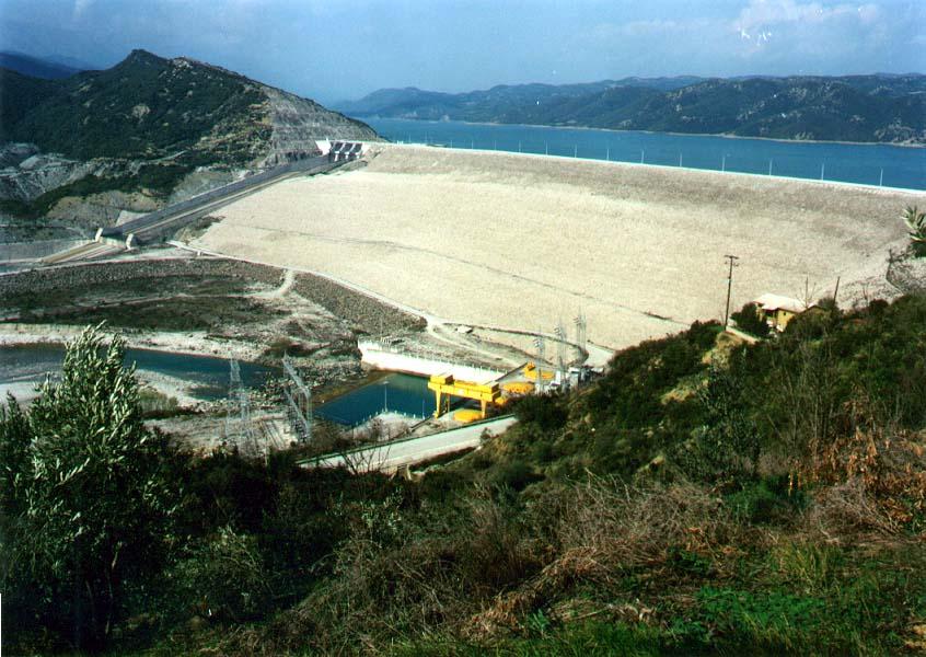 Ο ΥΗΣ Πουρναρίου I (300 MW/1981) Στον ποταμό Άραχθο Είναι ο πρώτος