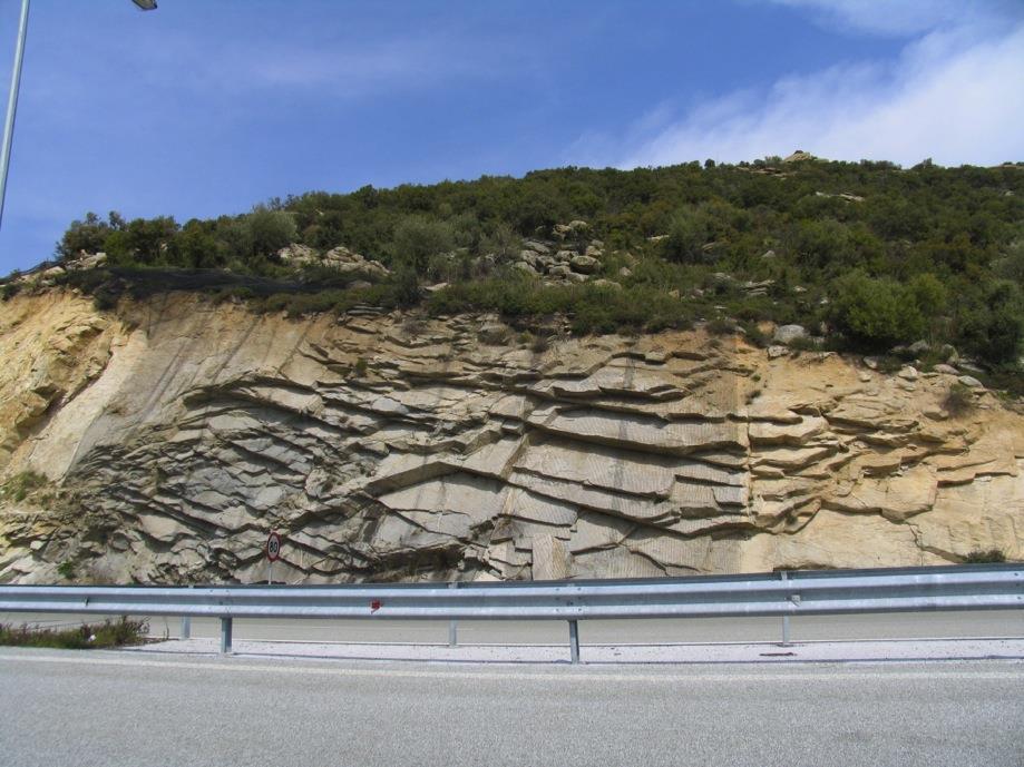 Διατμητική αντοχή ασυνεχειών