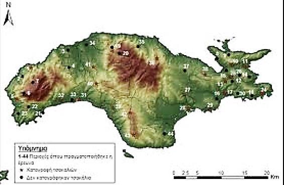 Εκτιμάται ότι στο νησί υπάρχουν περί τις 25 ομάδες τσακαλιών (4-8 μέλη στην