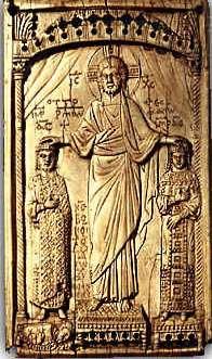 Ελεφαντοστό, αναμνηστικό των γάμων του Όθωνα, διαδόχου του γερμανικού θρόνου και της Θεοφανώς, ανιψιάς του βυζαντινού αυτοκράτορα