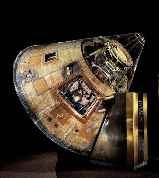 Η διαστημική κάψουλα Ηδιαστημική κάψουλα του "Apollo 11" με την οποία πραγματοποιήθηκε το πρώτο