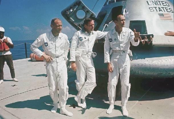 Ουάσιγκτον Ο πιλότος της σεληνάκατου, Έντουιν Άλντριν, ο διοικητής της πτήσης, Νηλ Άρμστρονγκ
