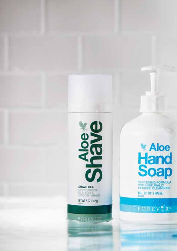 Προσωπική Φροντίδα Aloe Shave Ένα πολυτελές αφρώδες gel μετατρέπει τη συνηθισμένη, καθημερινή διαδικασία του ξυρίσματος σε μια απολαυστική εμπειρία περιποίησης.