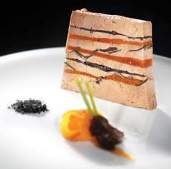 ΤΕΡΙΝΑ FOIE GRAS ΜΕ ΤΡΟΥΦΑ ΥΛΙΚΑ: 4 μεγάλες φέτες foie gras (340 γρ.), 2 κ.σ.